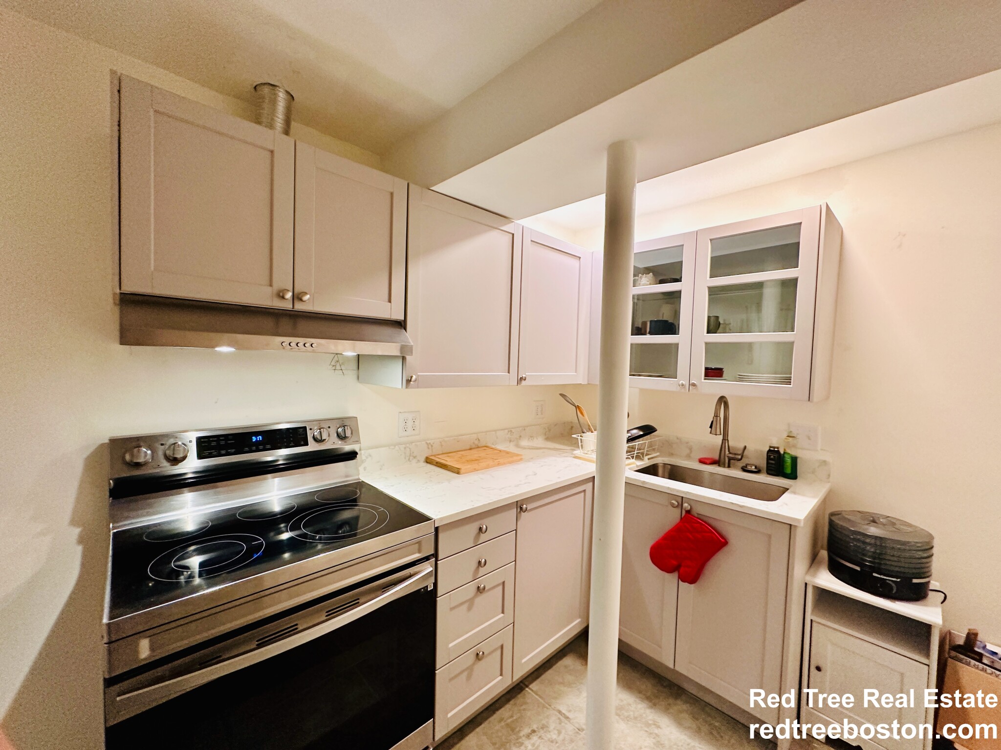 18 Senator Bolling Circle, Dorchester