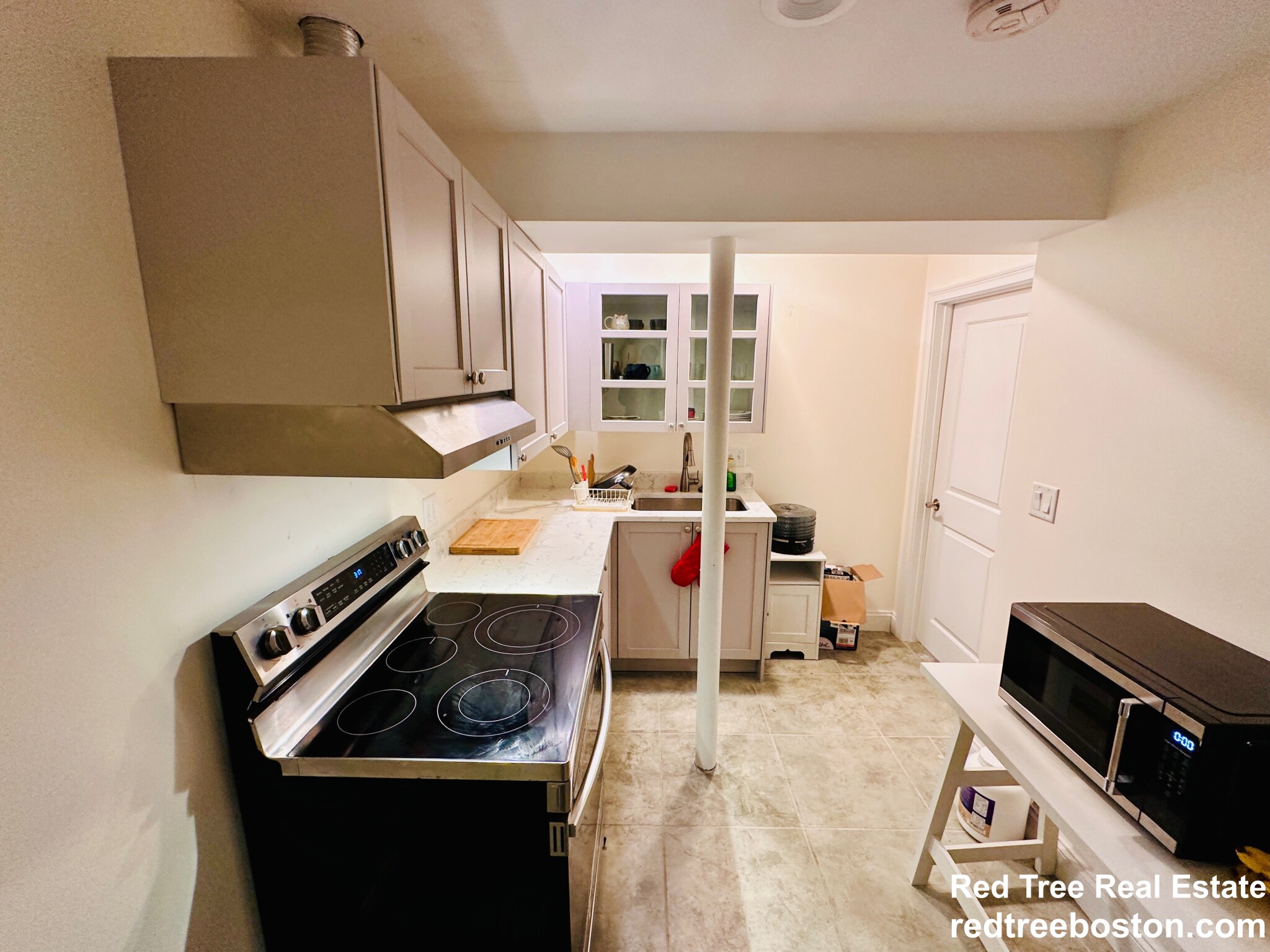 18 Senator Bolling Circle, Dorchester