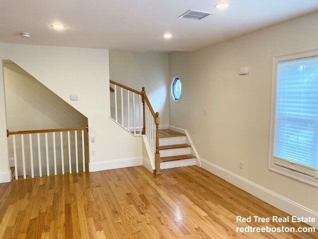16 Plainfield, Jamaica Plain