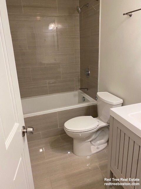 16 Plainfield, Jamaica Plain