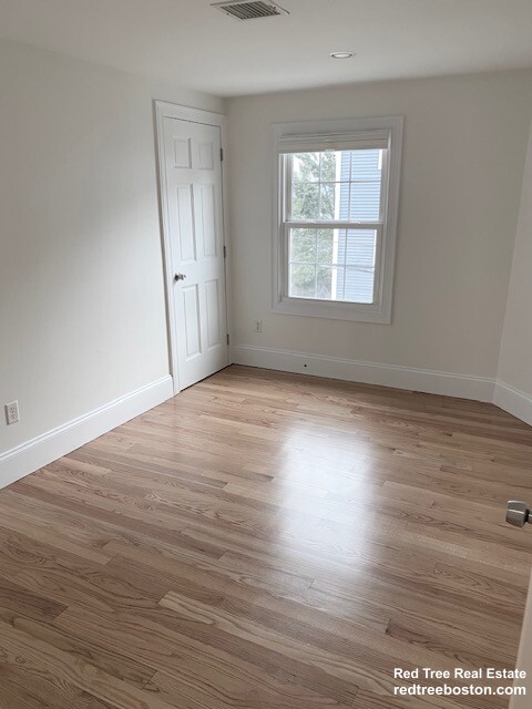 16 Plainfield, Jamaica Plain