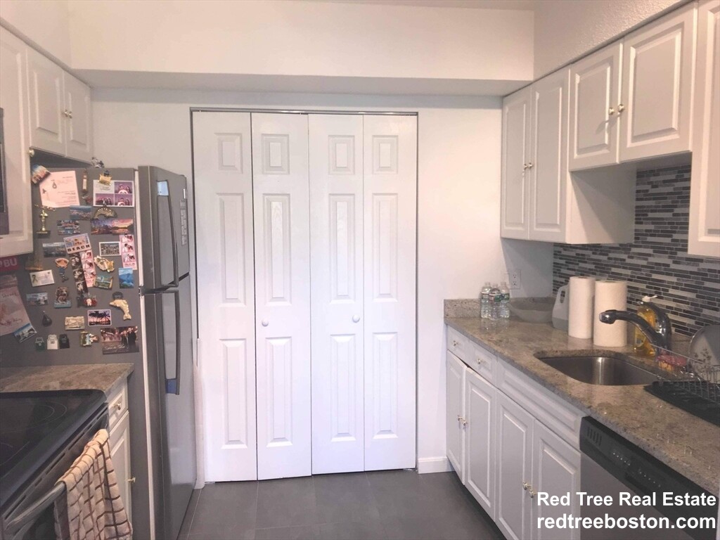 1731 Beacon St, Brookline