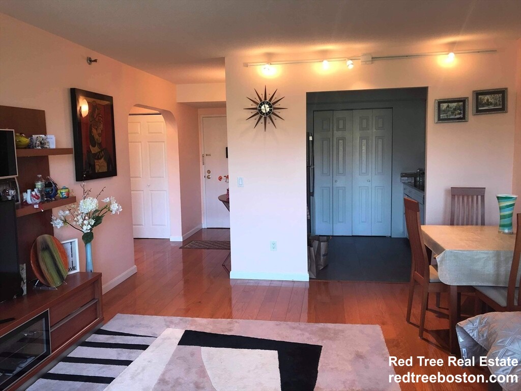 1731 Beacon St, Brookline