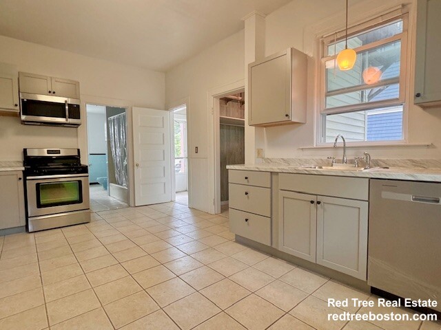 34 Auburn St, Coolidge Corner