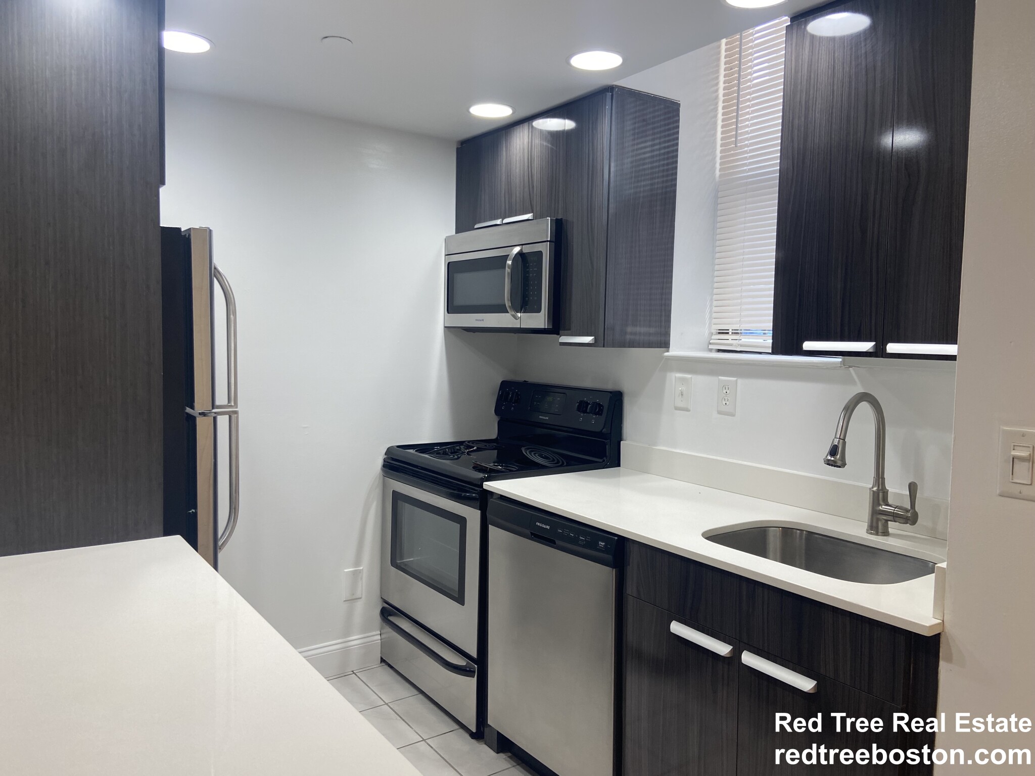 111 Queensberry St, Fenway