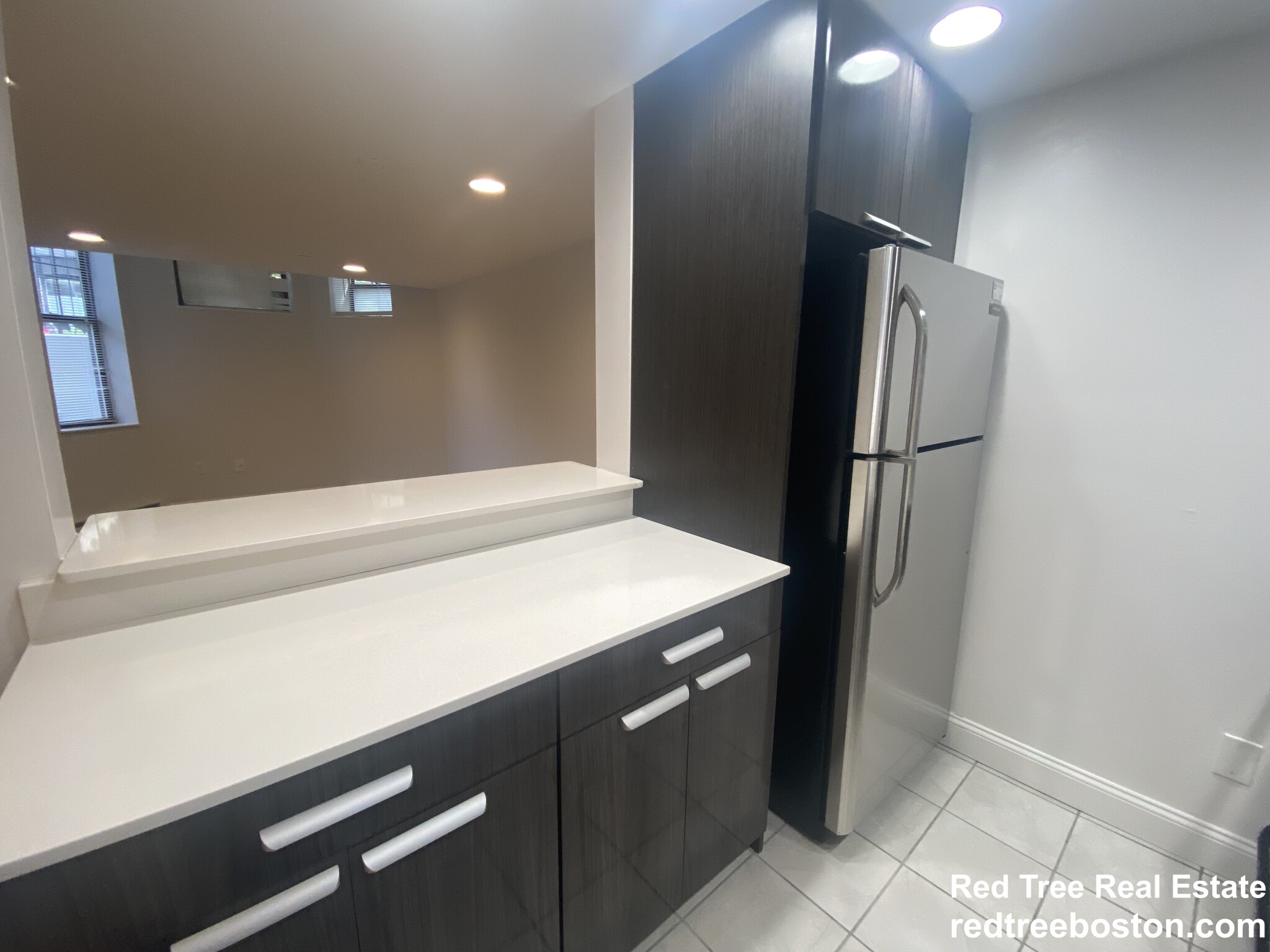 111 Queensberry St, Fenway