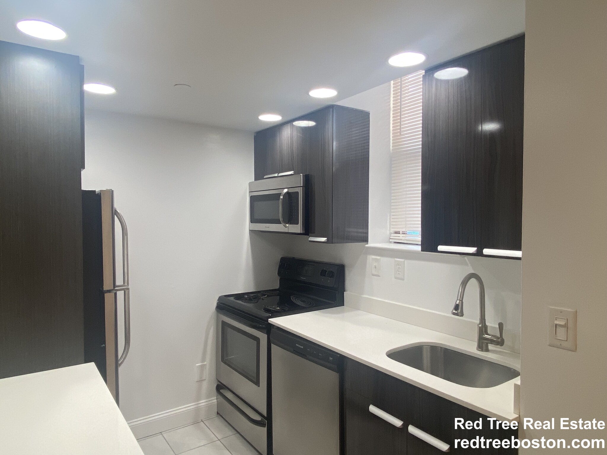 111 Queensberry St, Fenway