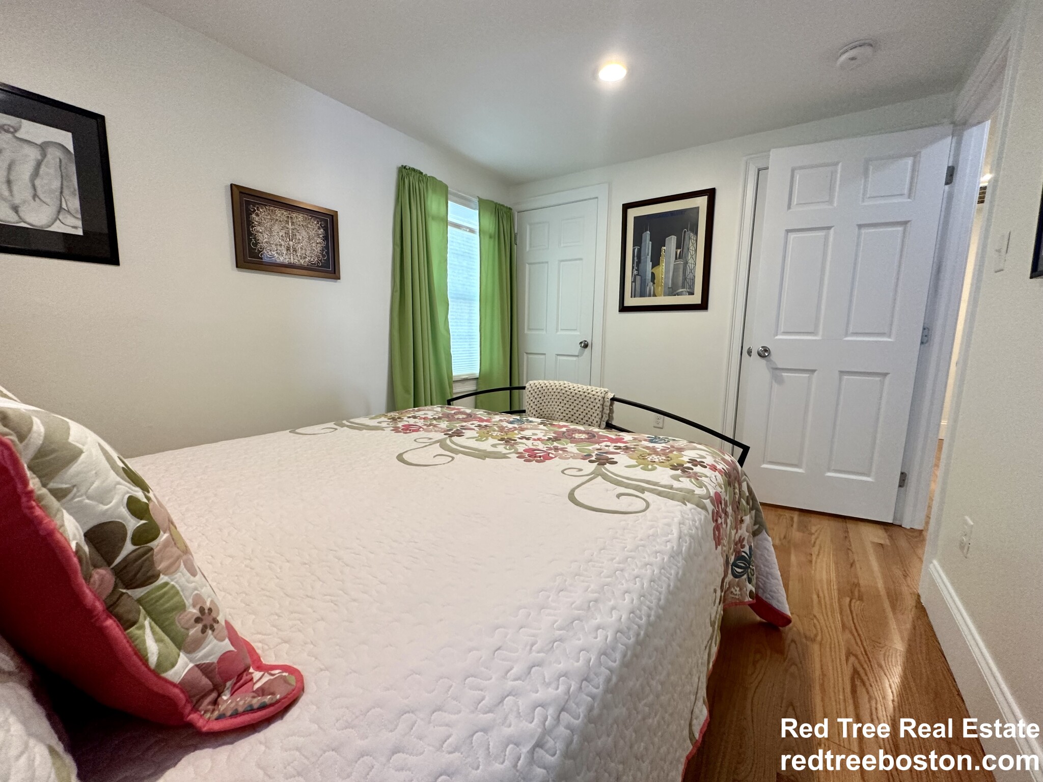 16 Plainfield, Jamaica Plain