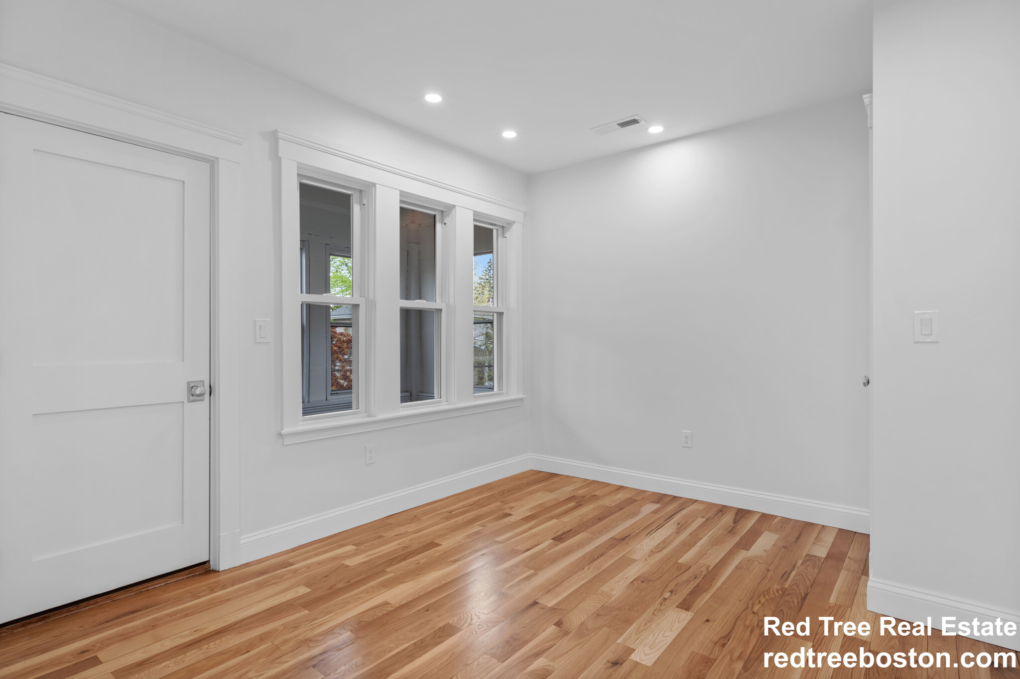 33 Farragut Ave, Medford