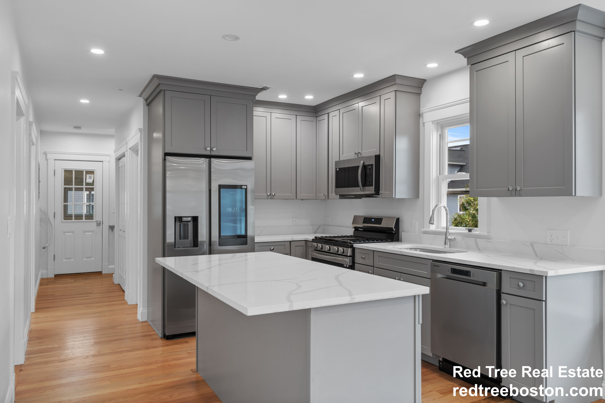 33 Farragut Ave, Medford