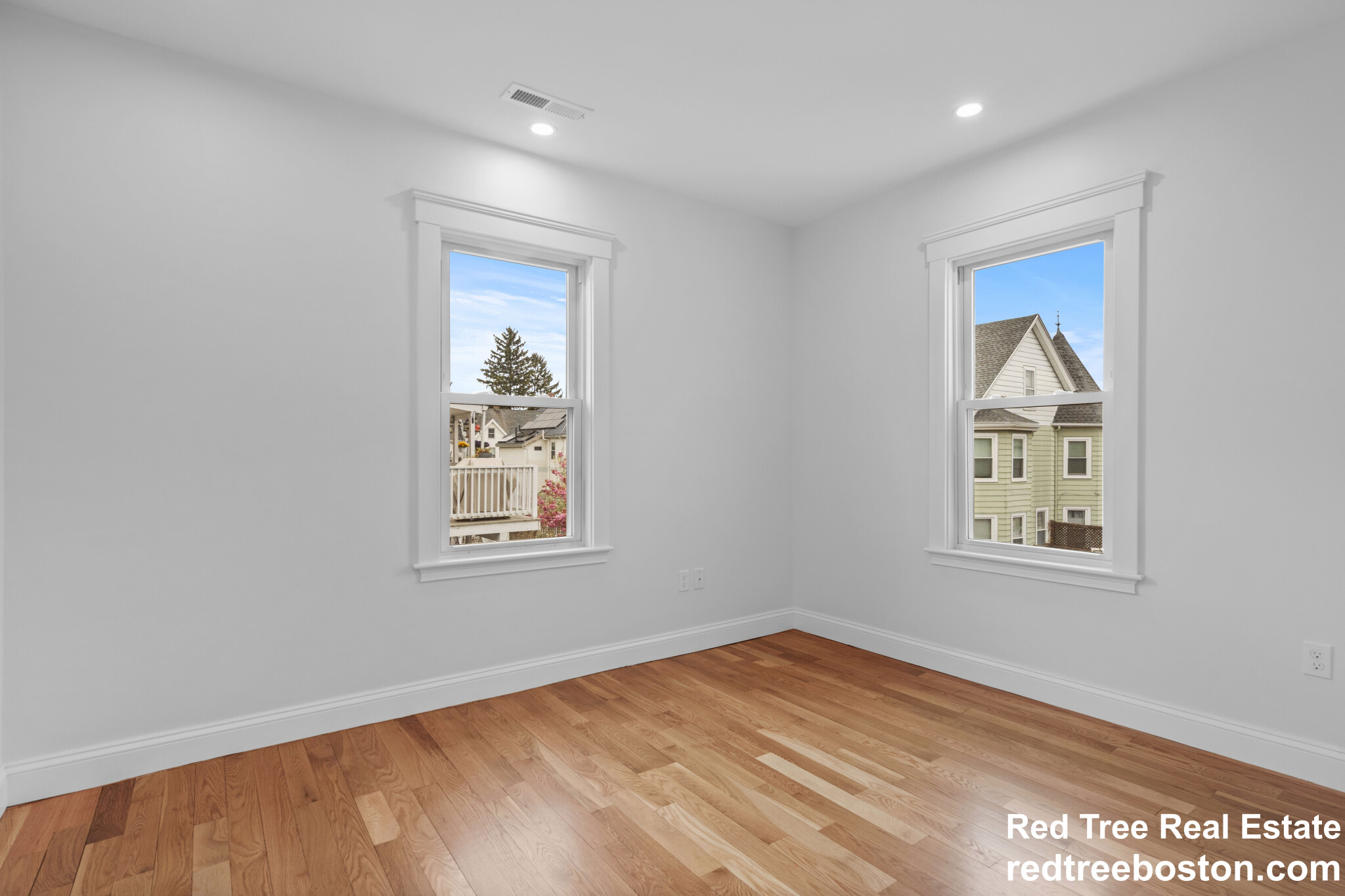 33 Farragut Ave, Medford