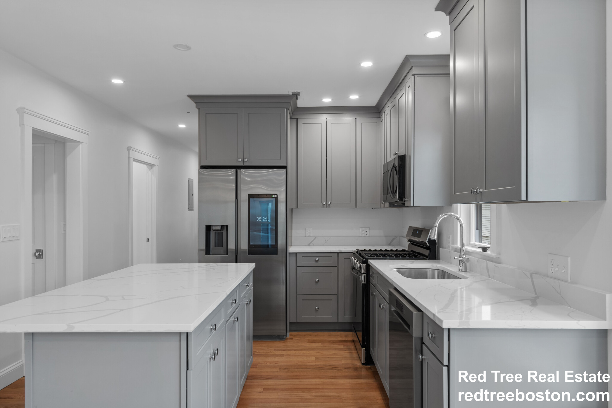 33 Farragut Ave, Medford