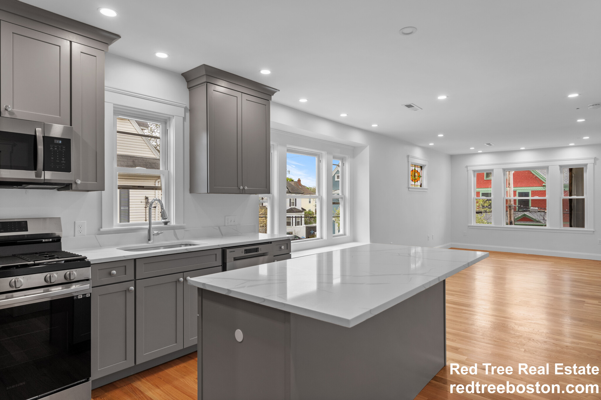 33 Farragut Ave, Medford