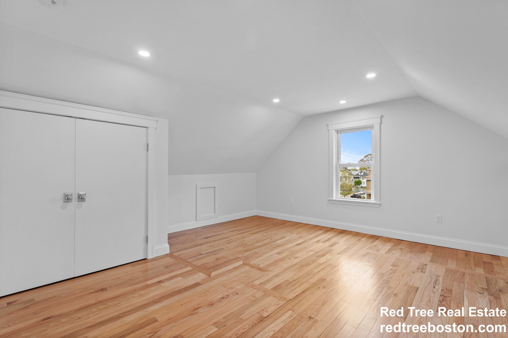 33 Farragut Ave, Medford