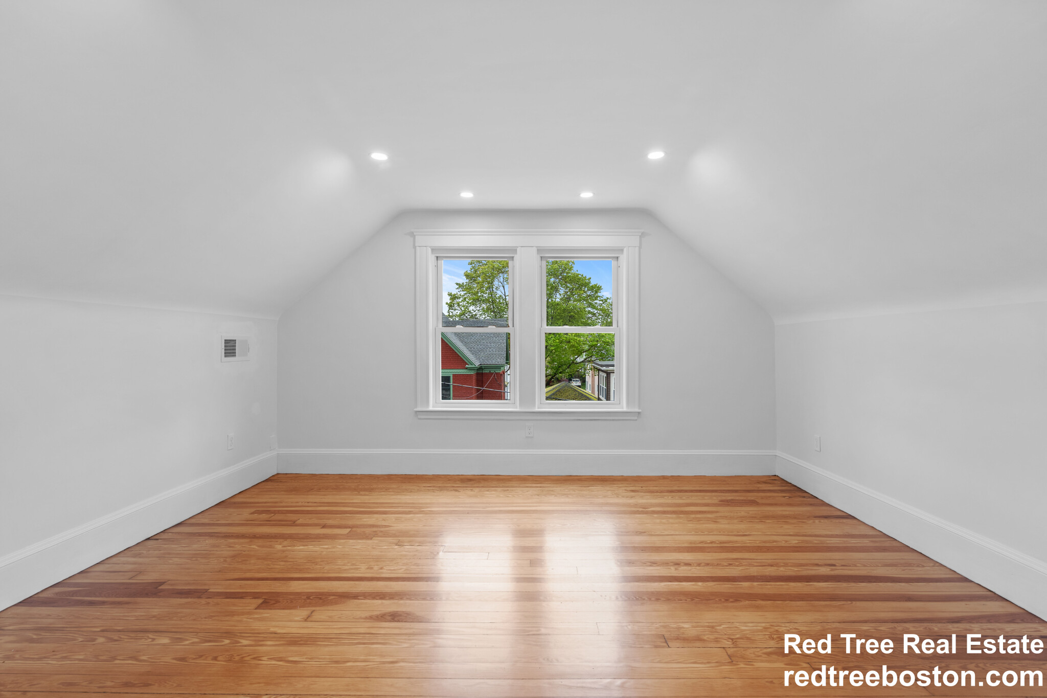 33 Farragut Ave, Medford