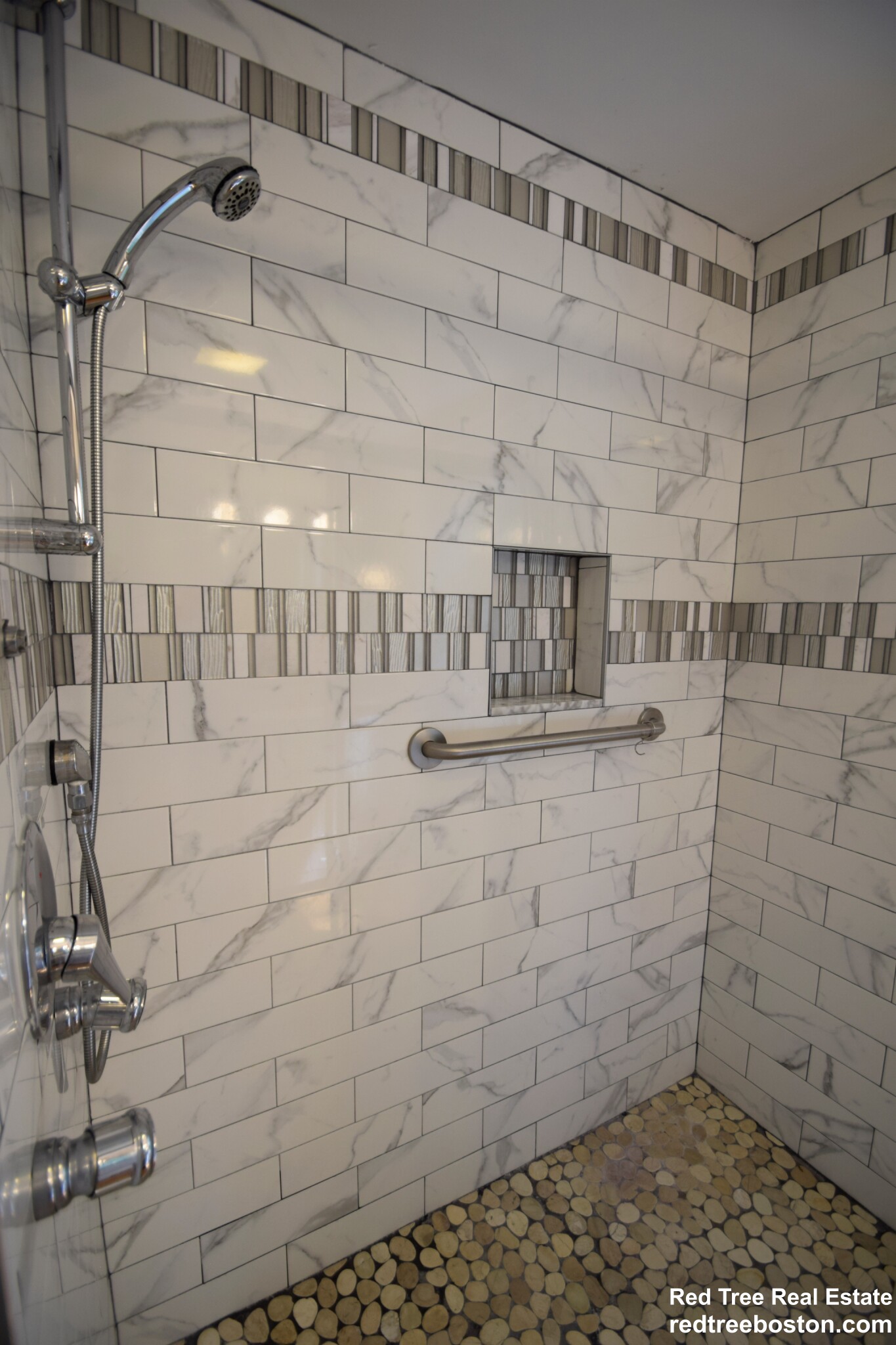 20 Oak Ter, Newton Highlands