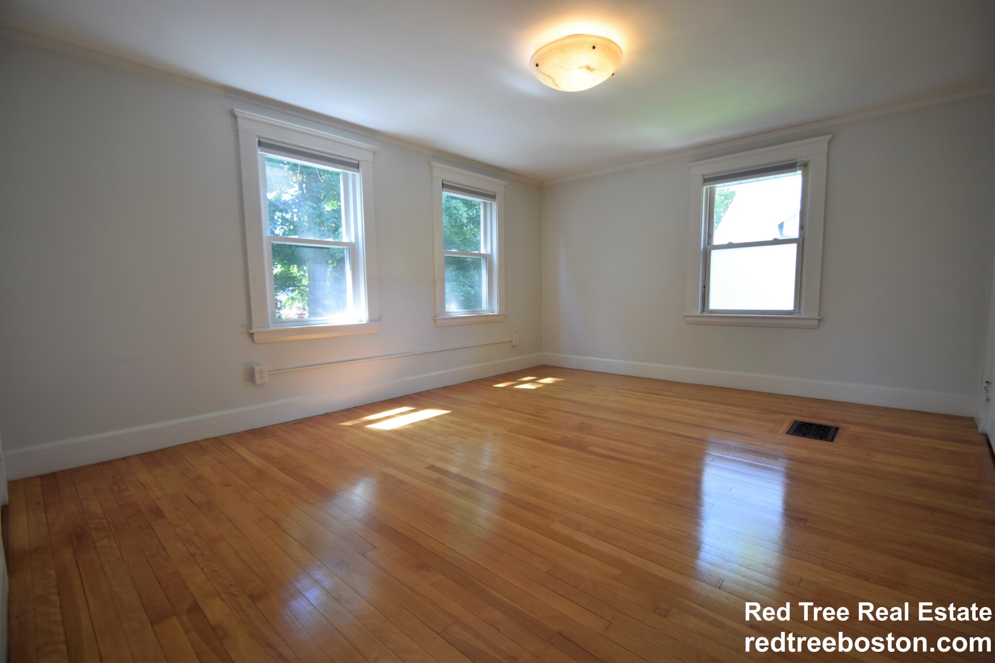 20 Oak Ter, Newton Highlands