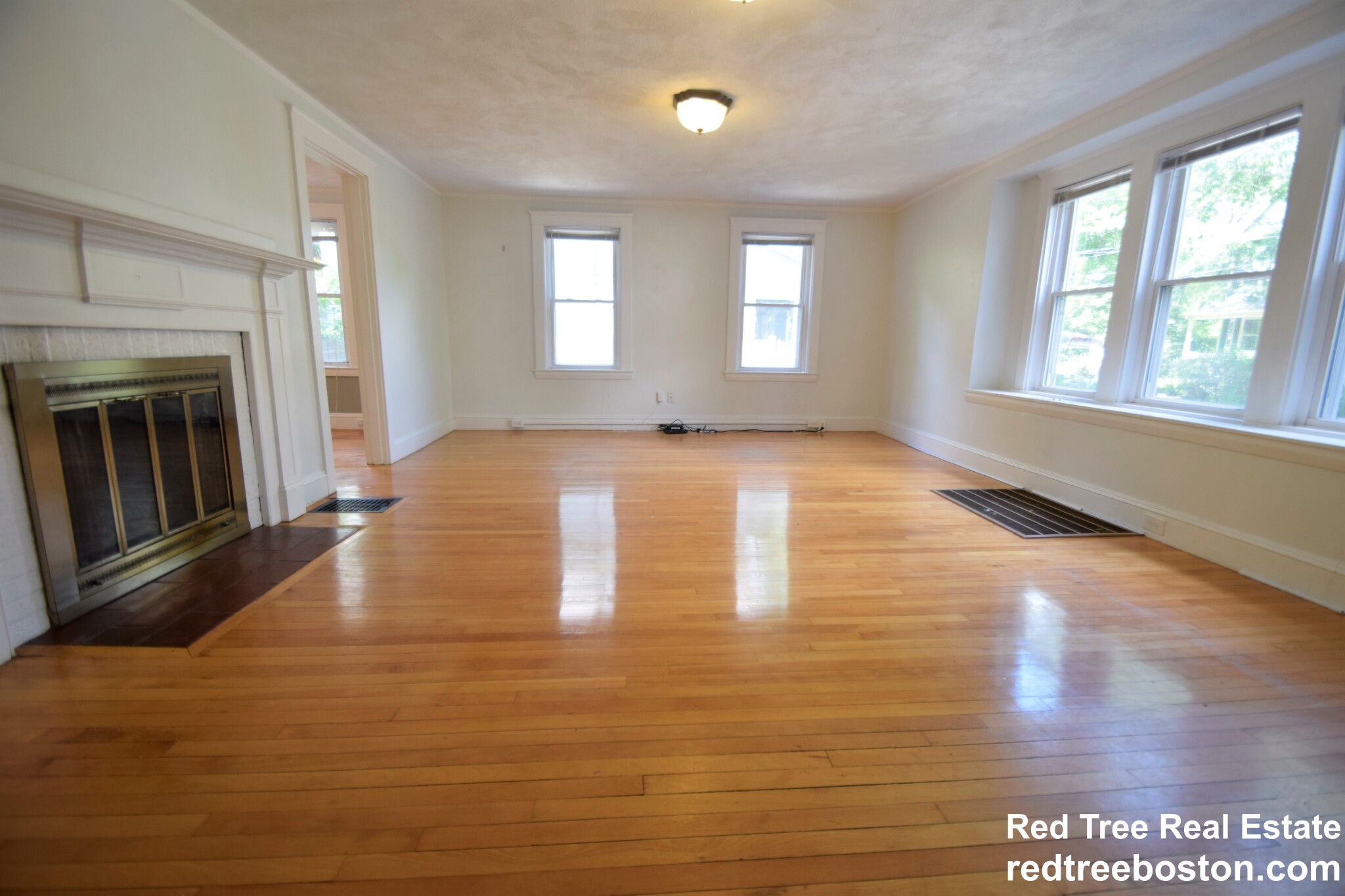 20 Oak Ter, Newton Highlands