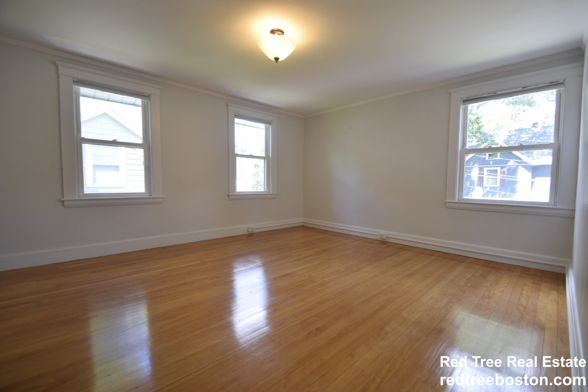 20 Oak Ter, Newton Highlands