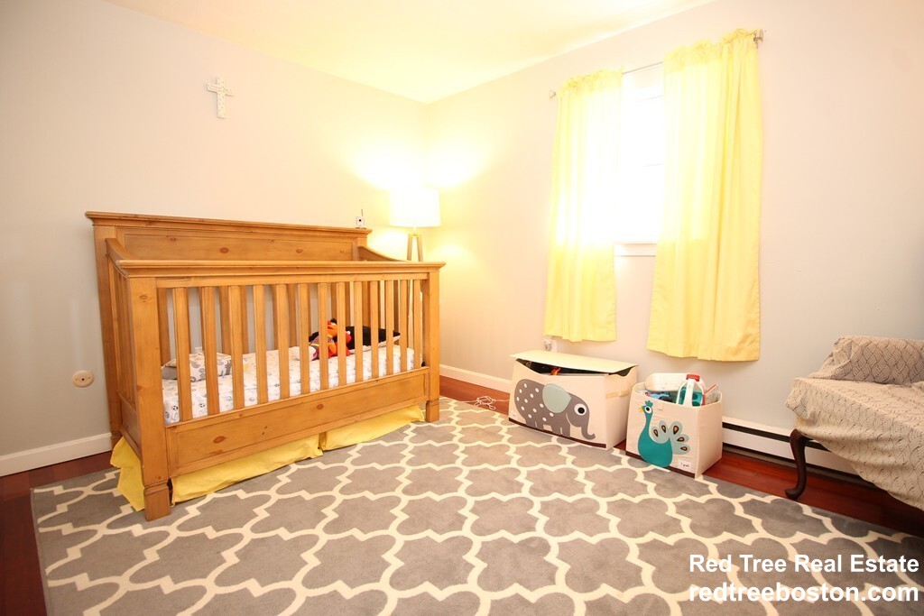 26 Greentree Ln, Weymouth