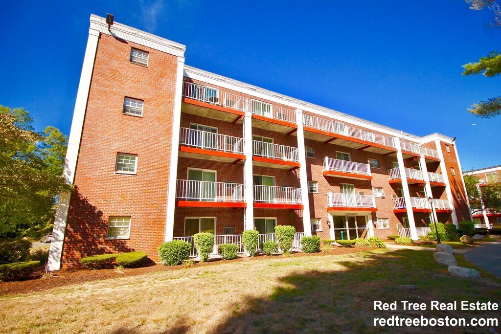 26 Greentree Ln, Weymouth