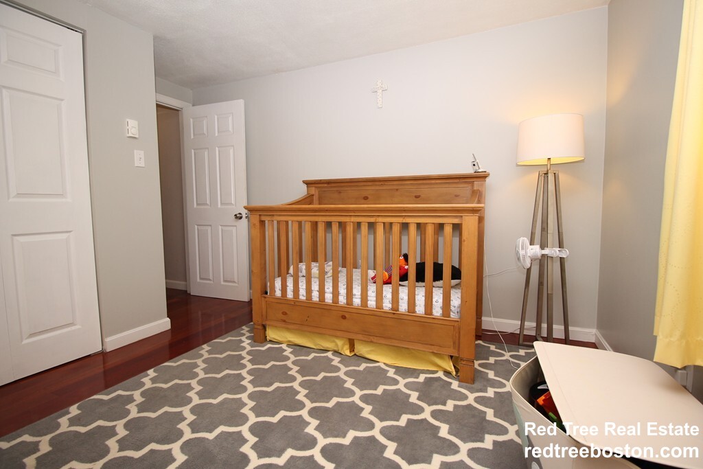 26 Greentree Ln, Weymouth