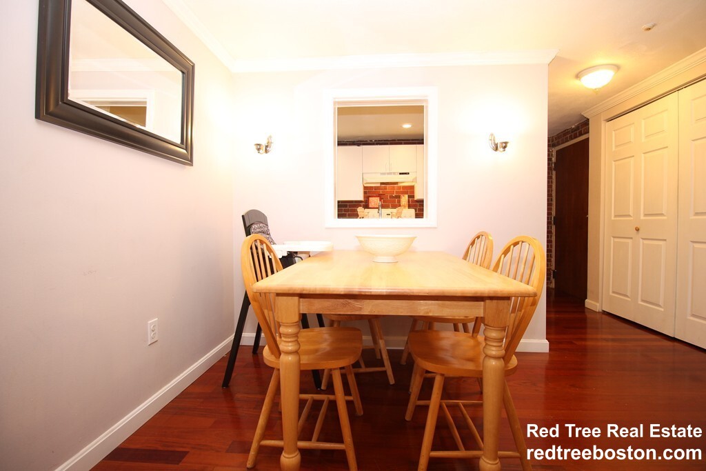 26 Greentree Ln, Weymouth