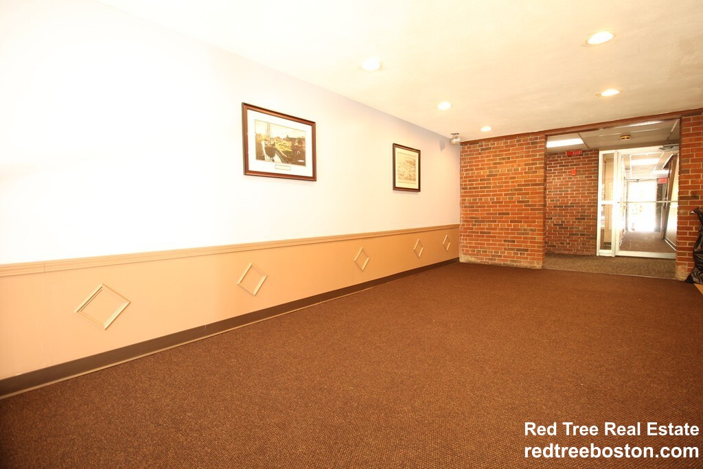 26 Greentree Ln, Weymouth