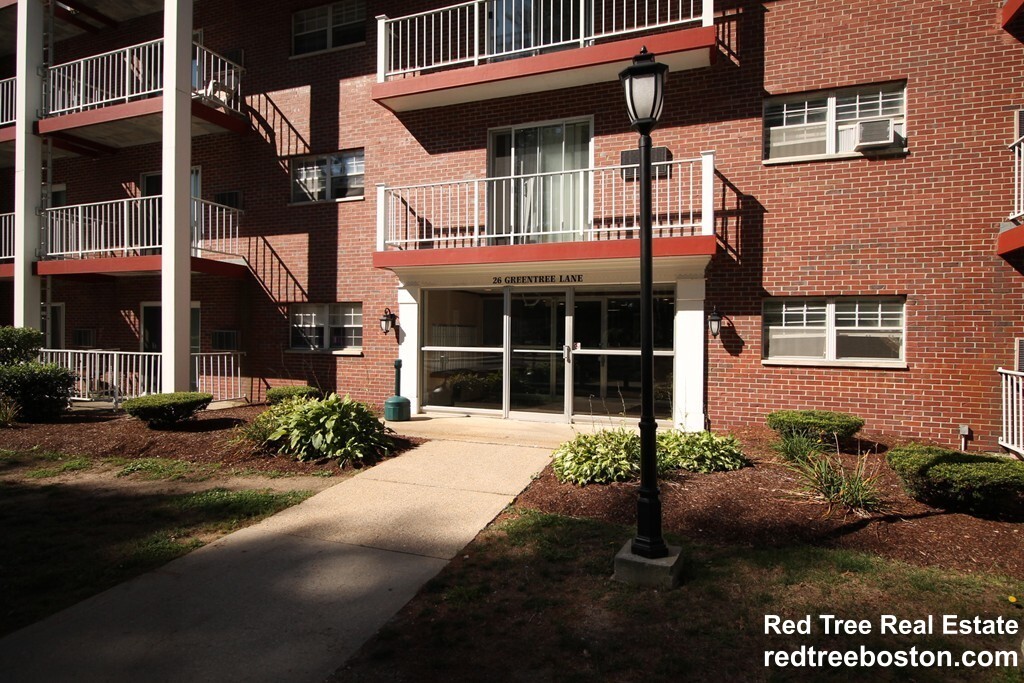 26 Greentree Ln, Weymouth