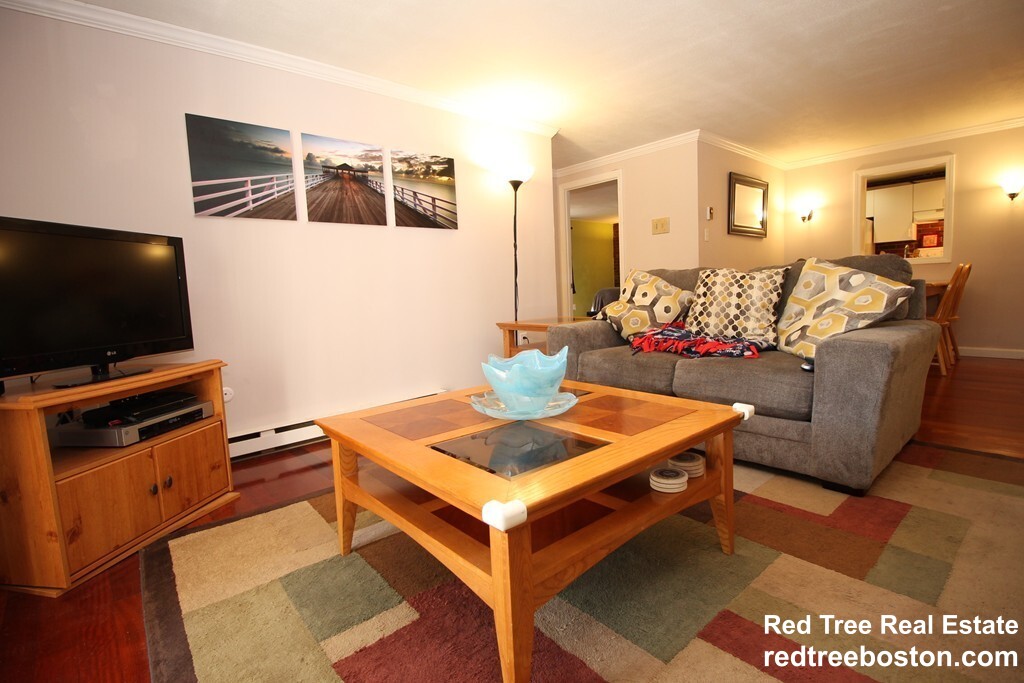 26 Greentree Ln, Weymouth