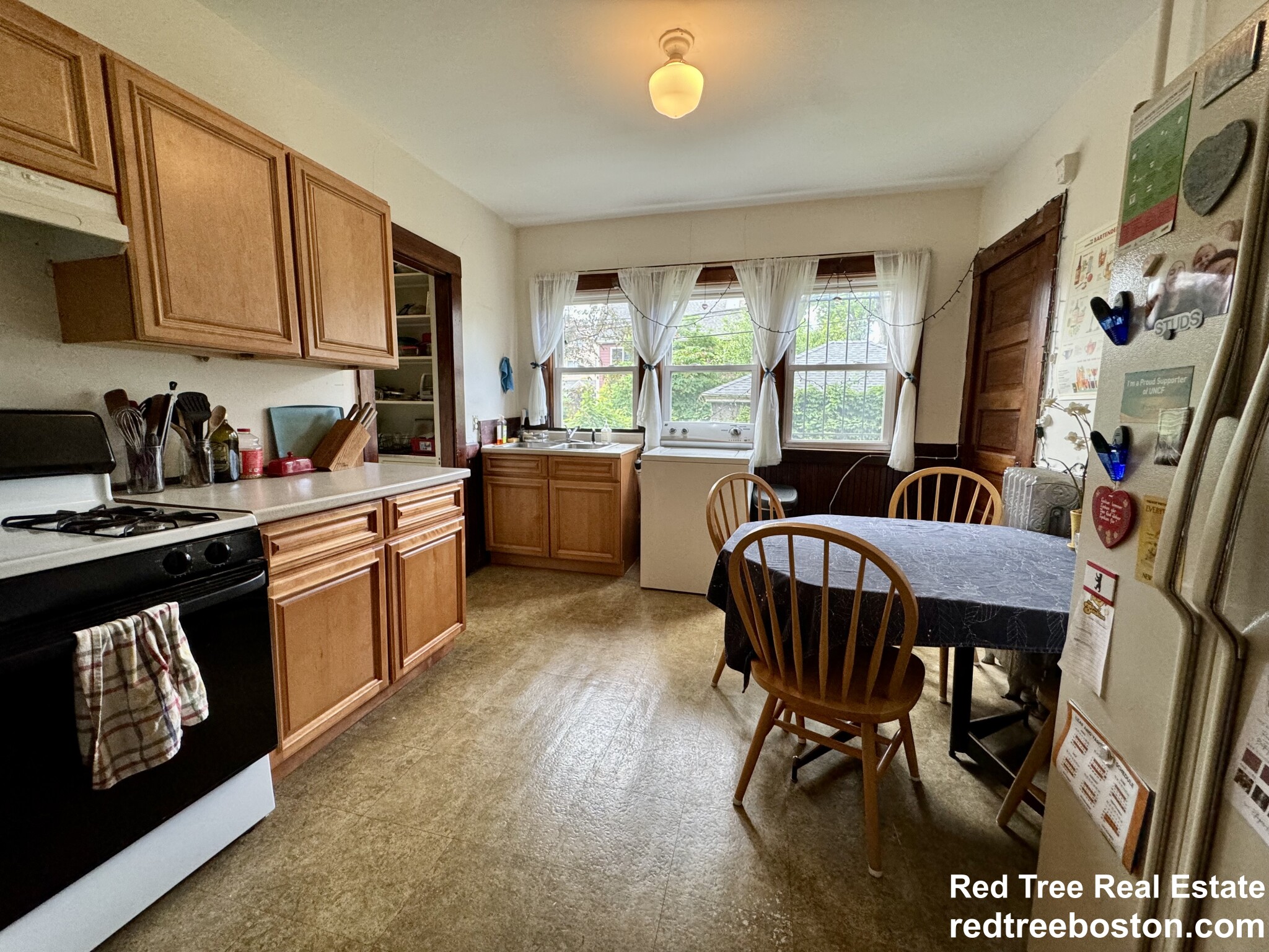 5 Regent Cir, Jamaica Plain