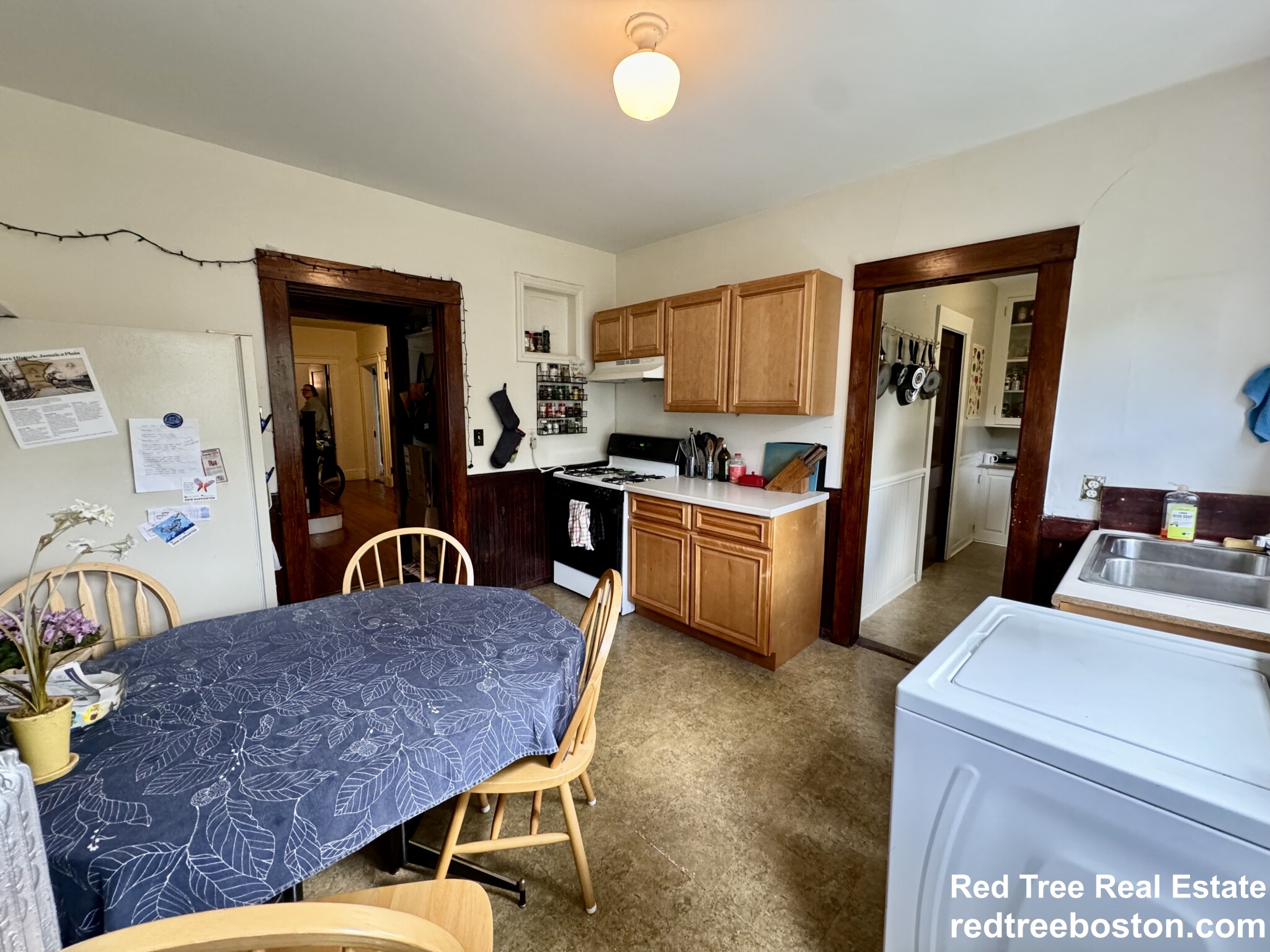 5 Regent Cir, Jamaica Plain