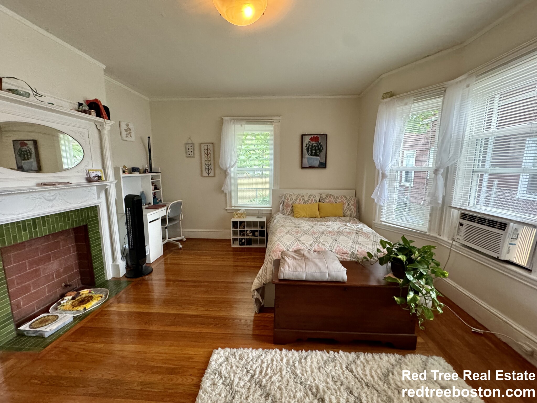 5 Regent Cir, Jamaica Plain