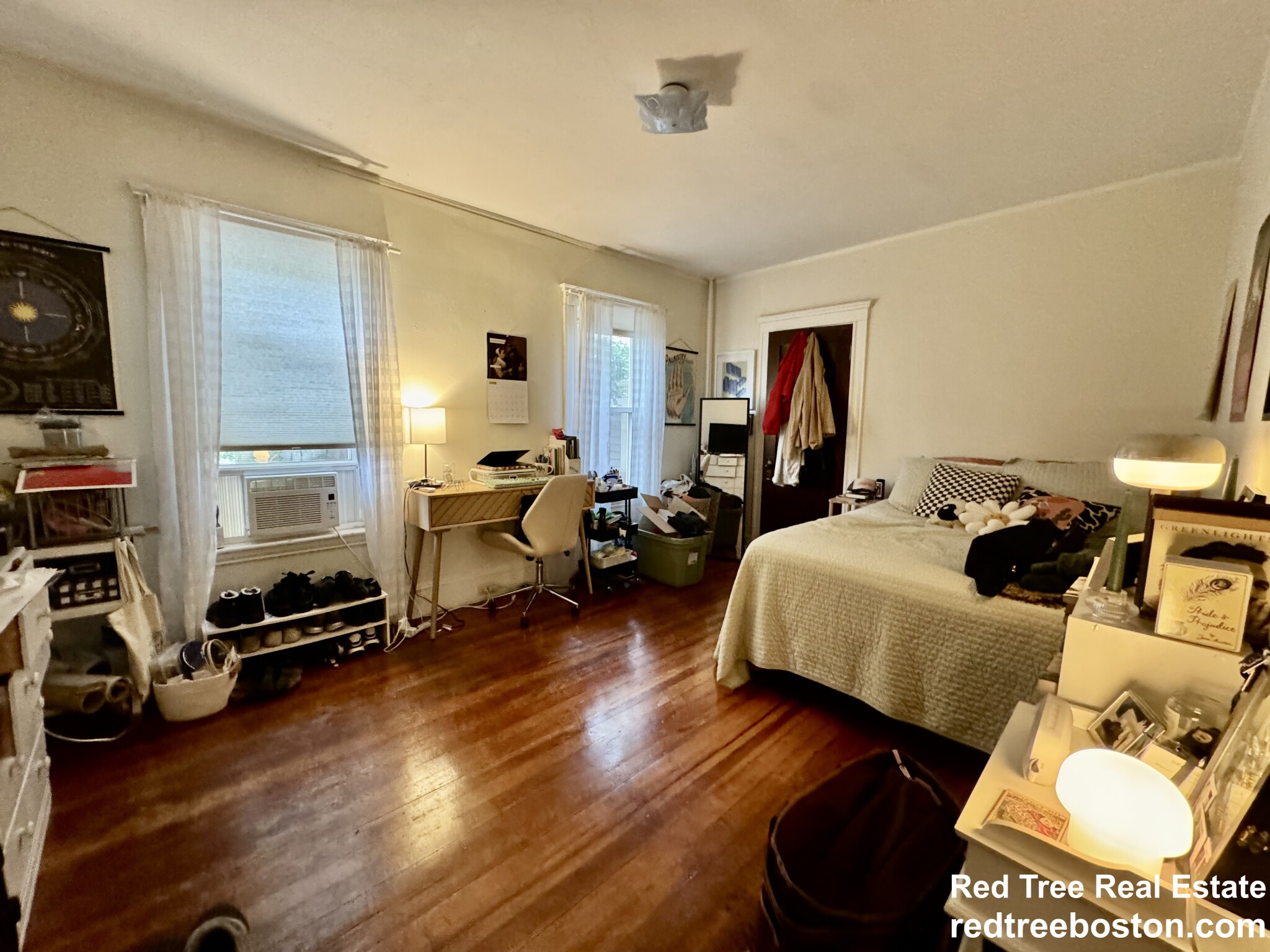 5 Regent Cir, Jamaica Plain