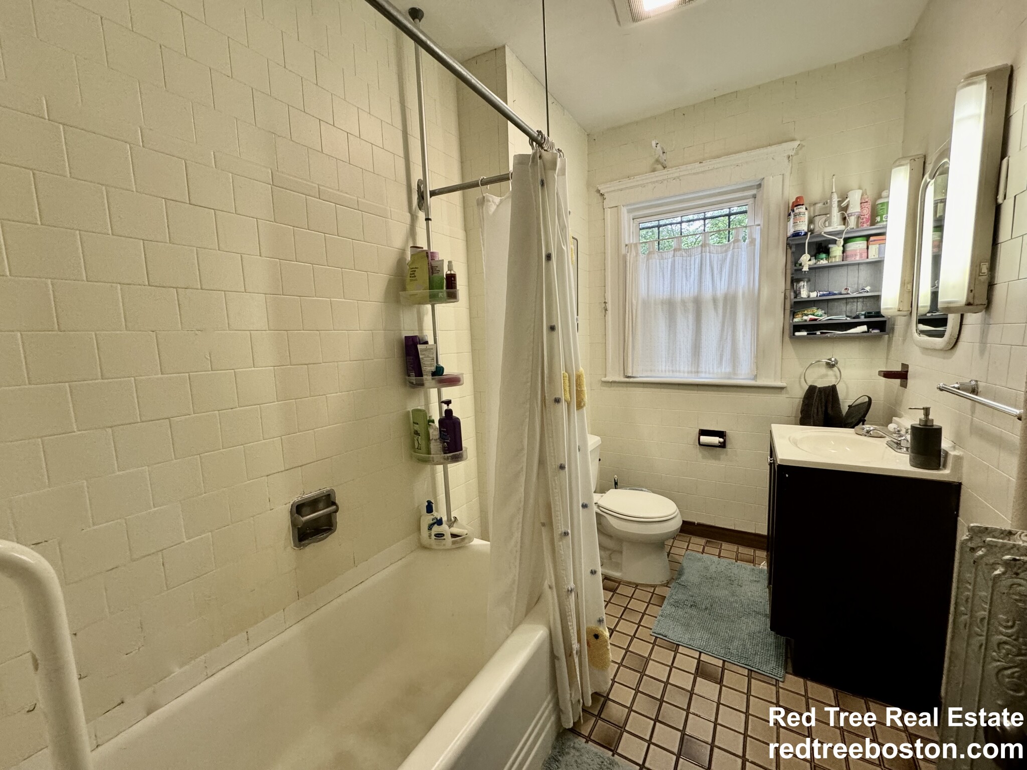 5 Regent Cir, Jamaica Plain