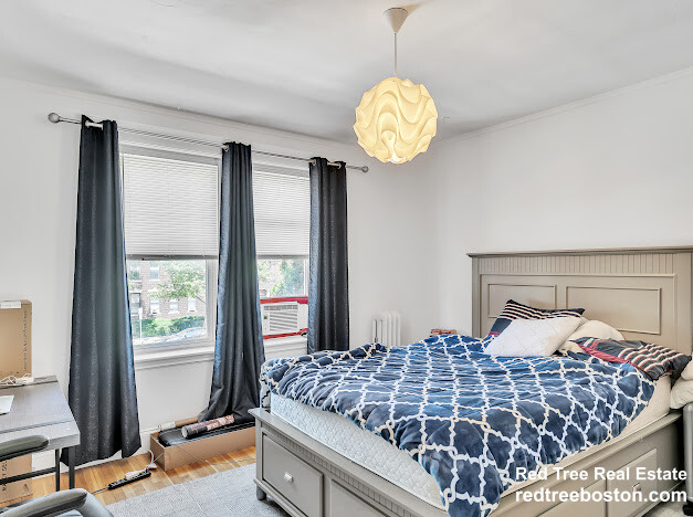 1982 Commonwealth Ave, Brighton