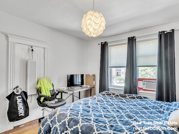 1982 Commonwealth Ave, Brighton