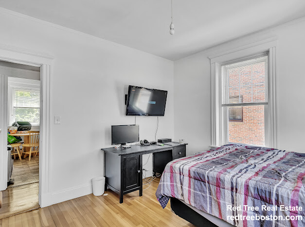 1982 Commonwealth Ave, Brighton