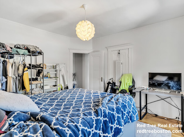 1982 Commonwealth Ave, Brighton