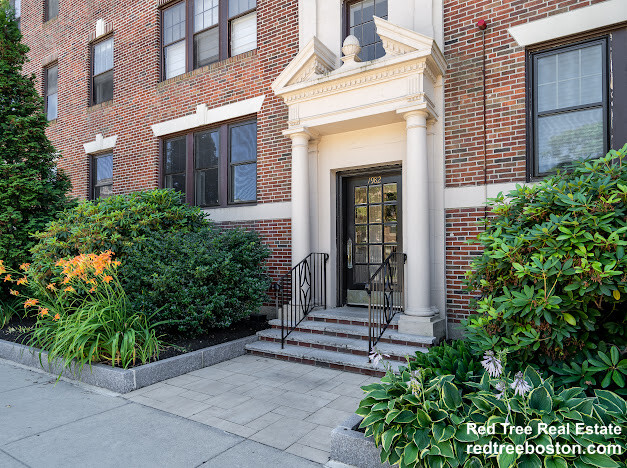 1982 Commonwealth Ave, Brighton