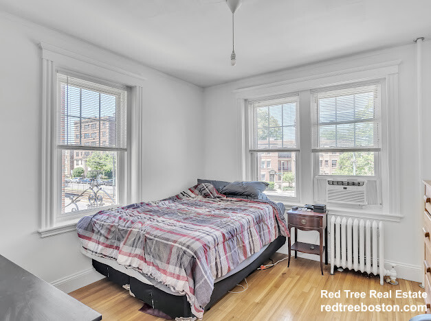 1982 Commonwealth Ave, Brighton