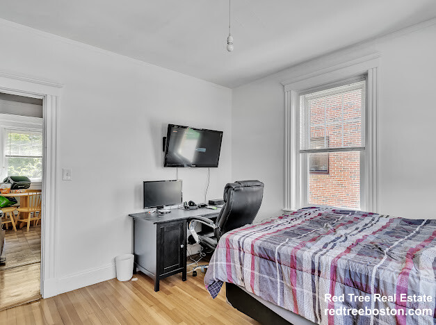 1982 Commonwealth Ave, Brighton