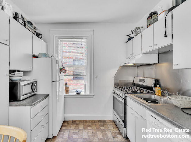 1982 Commonwealth Ave, Brighton