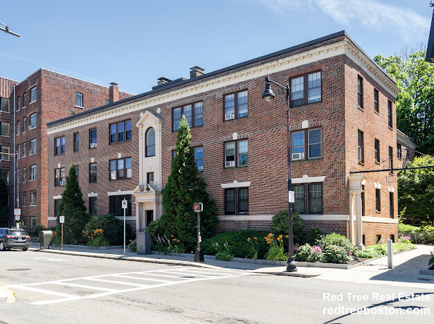 1982 Commonwealth Ave, Brighton