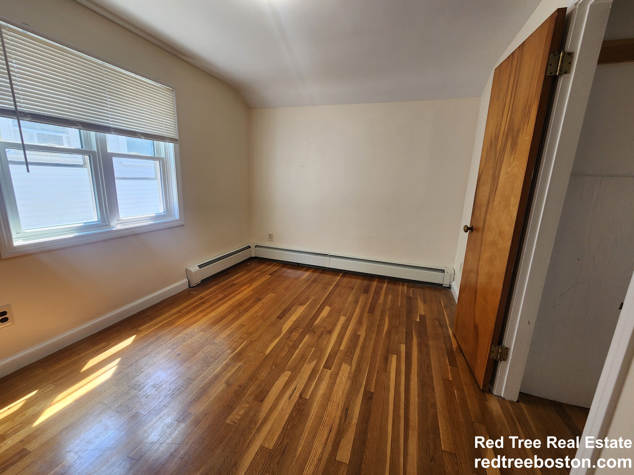 30 Baker St, Belmont