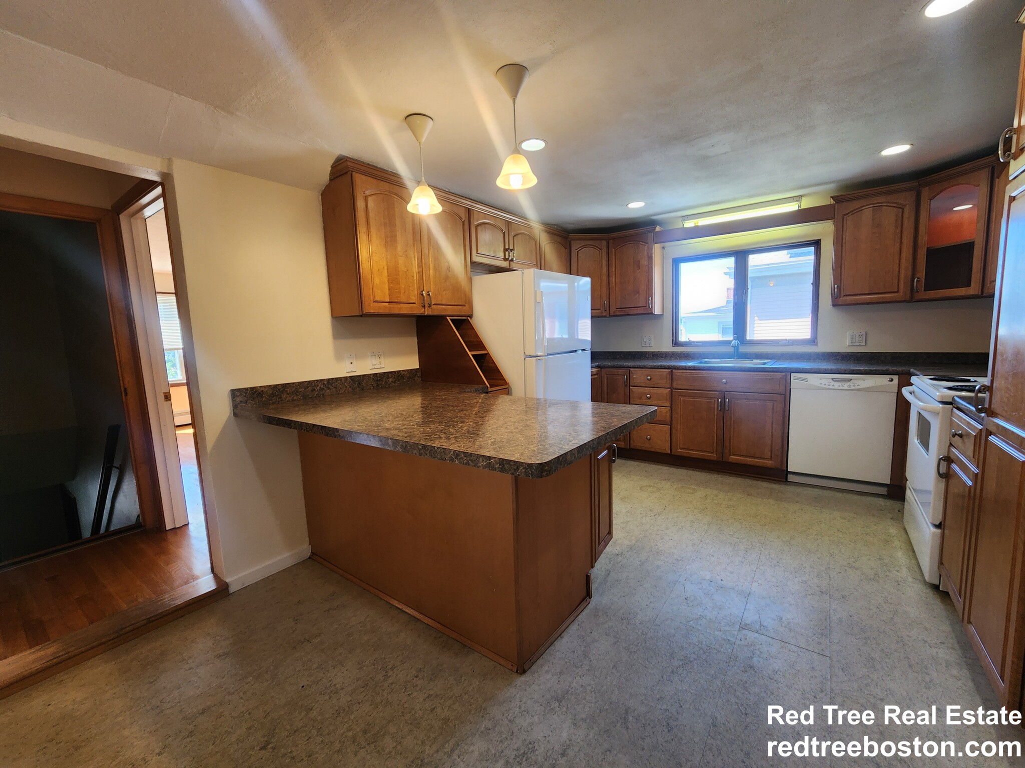 30 Baker St, Belmont