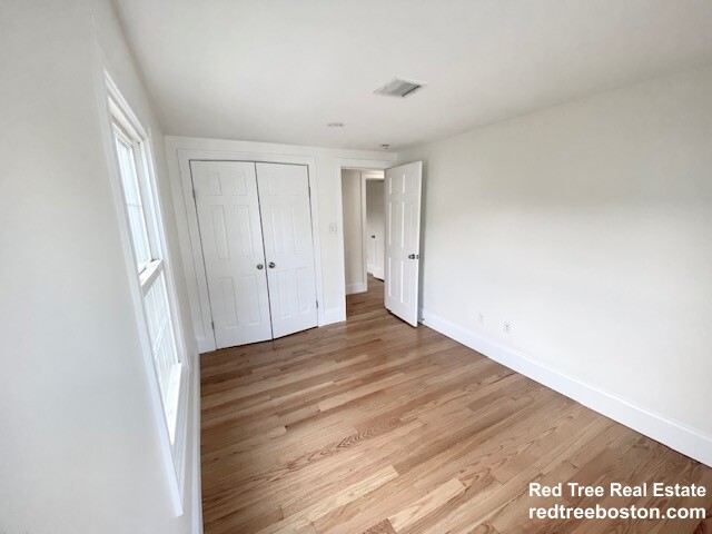 20 Plainfield St, Jamaica Plain