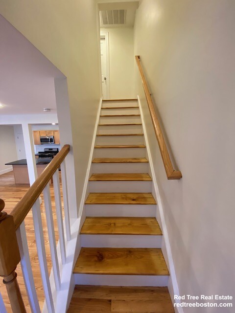 20 Plainfield St, Jamaica Plain