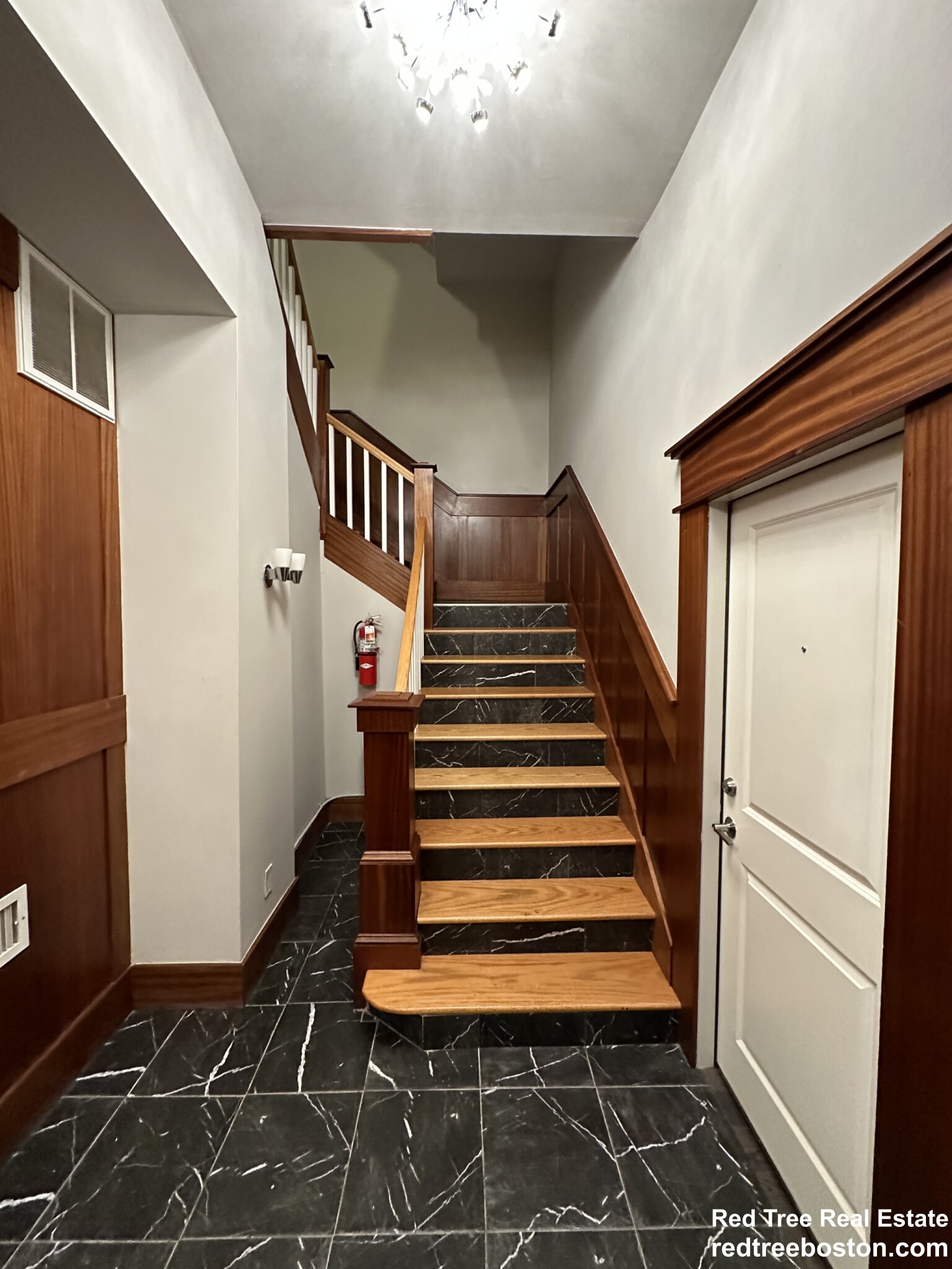 33 Gloucester St, Back Bay