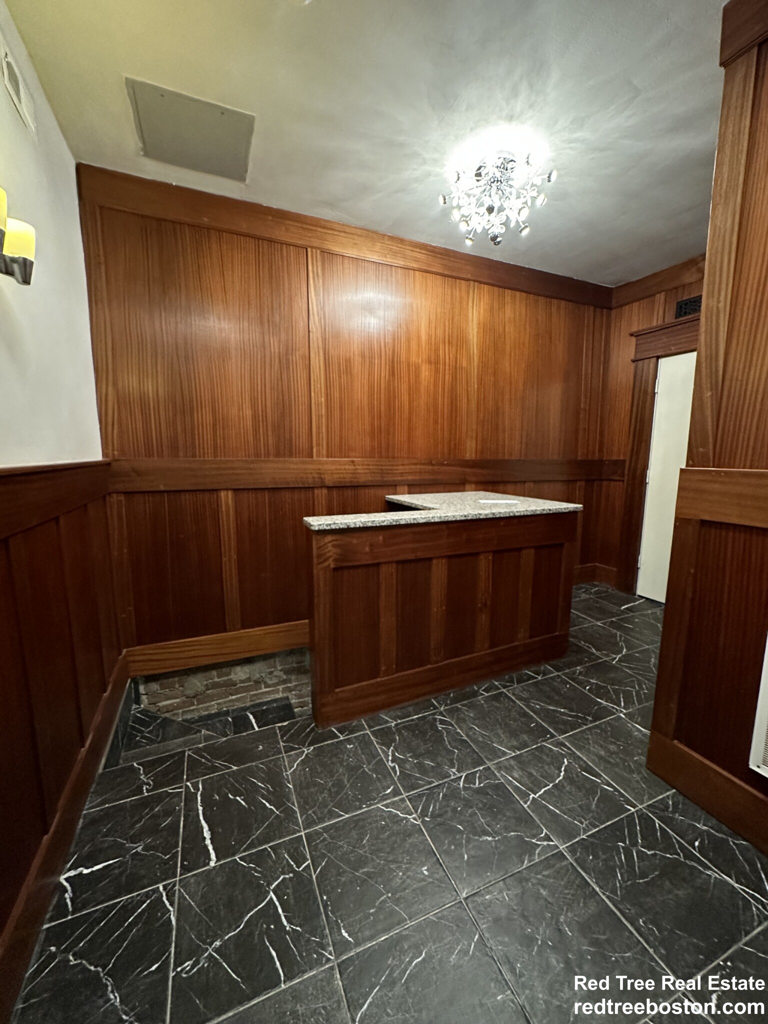 33 Gloucester St, Back Bay